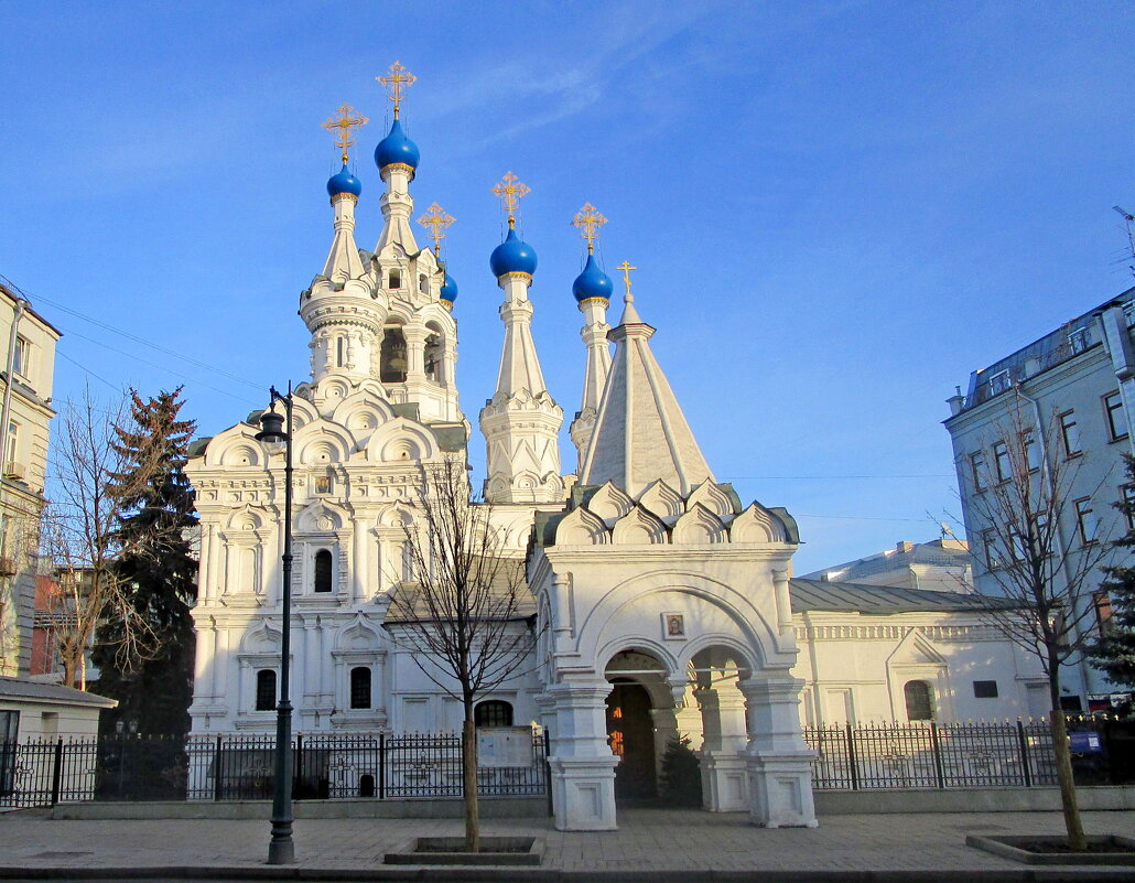 Храм Рождества Богородицы в Путинках. Москва. - Ольга Довженко