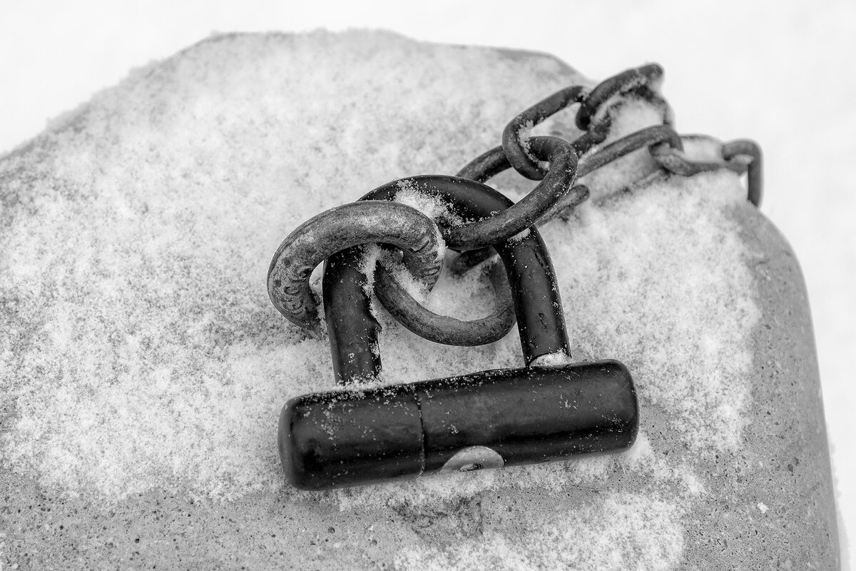 Теперь замок не украдут. - Анатолий. Chesnavik. Теперь замок не украдут. - Анатолий. Chesnavik.