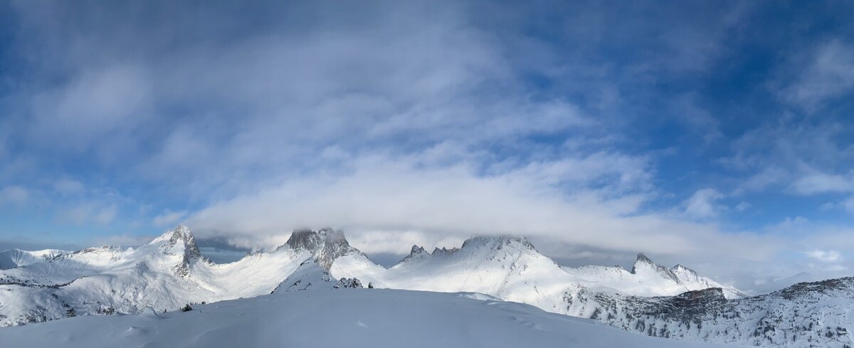 Путешествие в зимнюю сказку гор - Любовь Иванова Путешествие в зимнюю сказку гор - Любовь Иванова