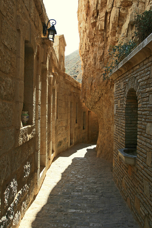В монастыре Сорокодневного Искушения - Зуев Геннадий В монастыре Сорокодневного Искушения - Зуев Геннадий