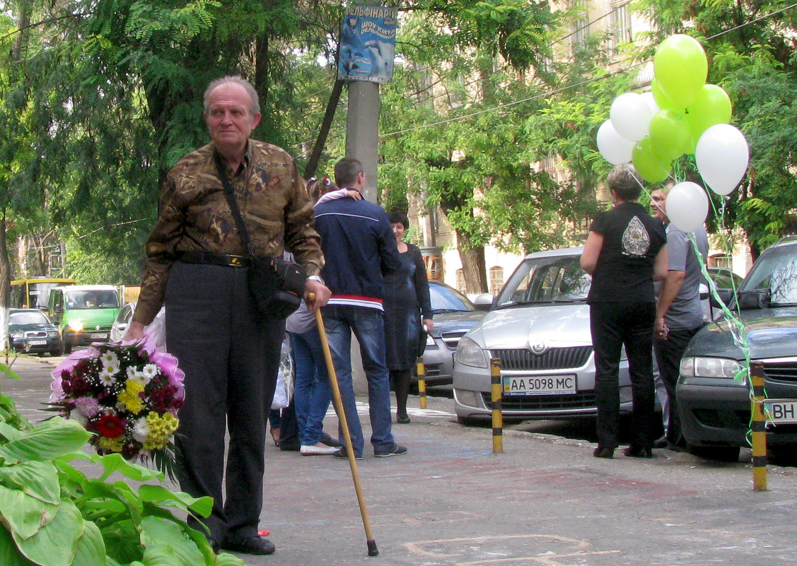 Встреча правнука (возле роддома) - Галина Юдина