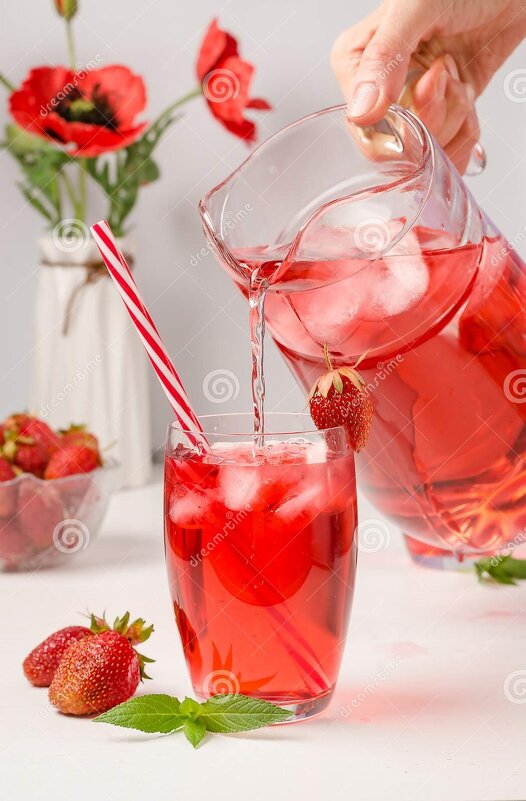 Клубничный напиток - Viktoria Sennikova