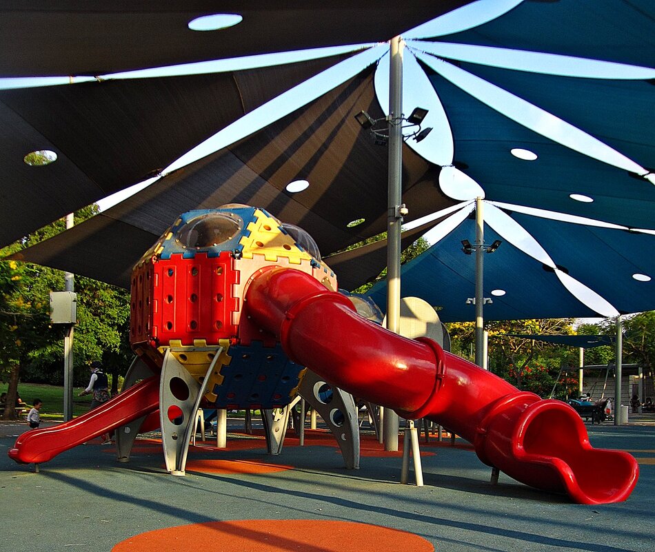 на детской площадке - Александр Корчемный на детской площадке - Александр Корчемный