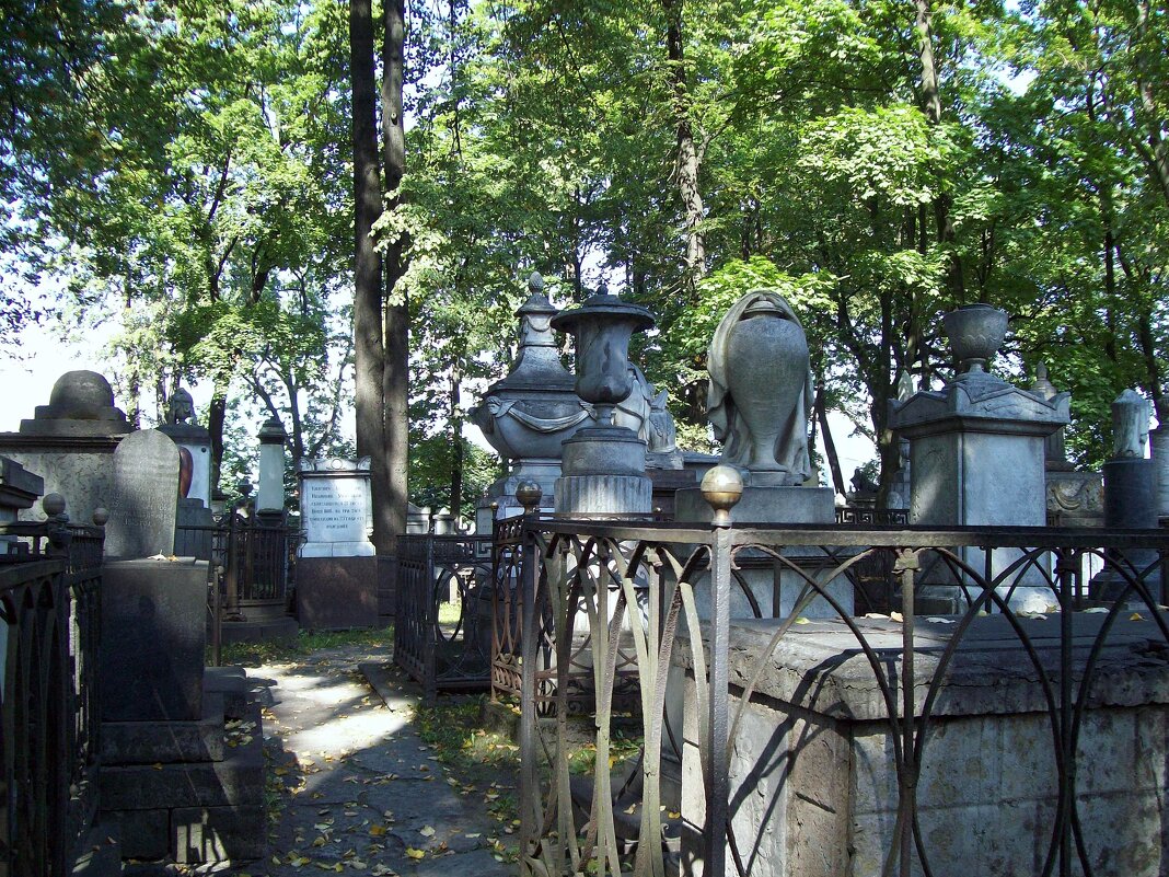 Александро-Невская лавра. Некрополь XVIII века - alemigun Александро-Невская лавра. Некрополь XVIII века - alemigun
