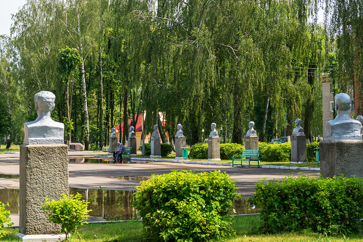 Быхов, Бывший военный городок - Игорь Сикорский