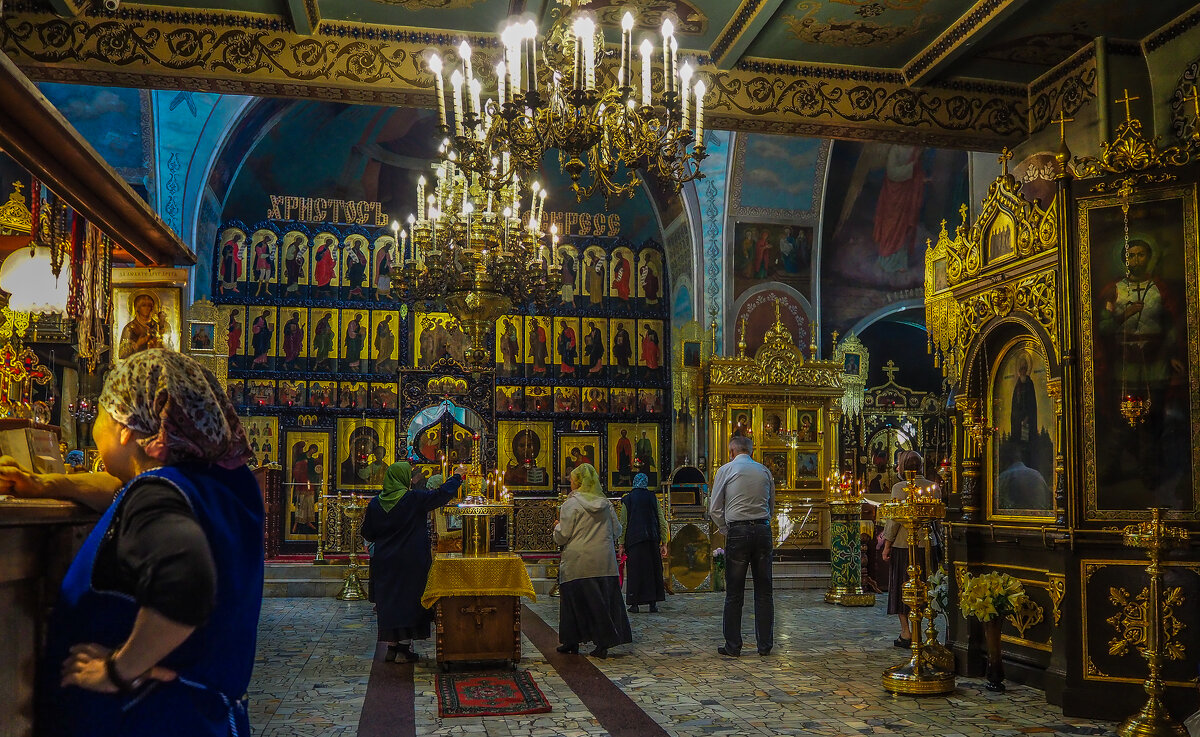 В Божьем Храме - юрий поляков