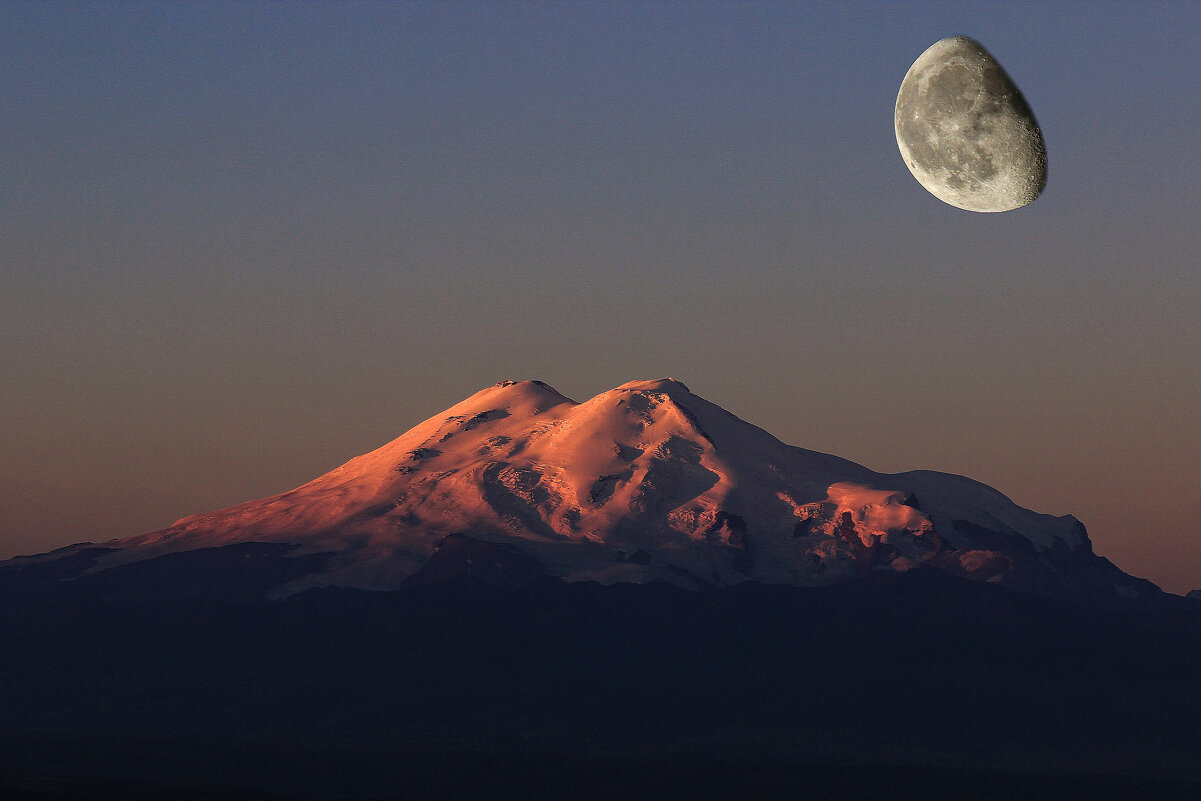 Эльбрус и Луна - Олег Петрушин