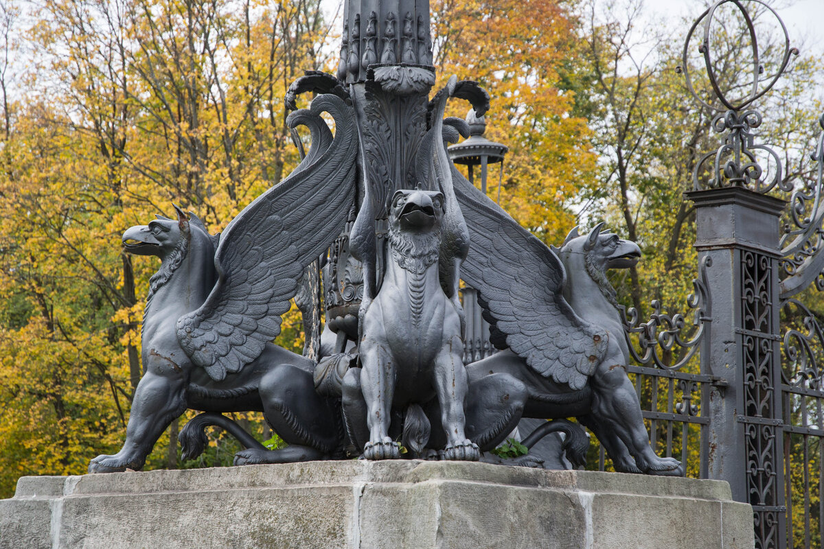 чугунные грифоны Голицына - Сергей Лындин чугунные грифоны Голицына - Сергей Лындин