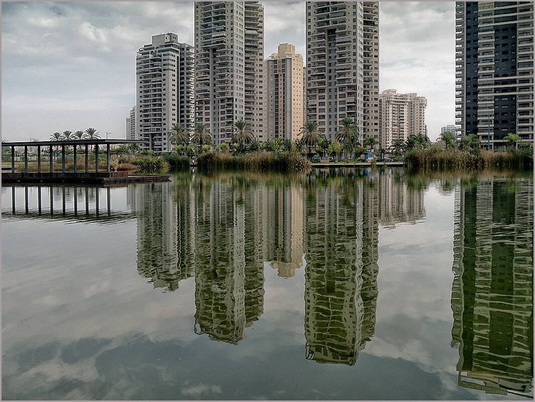 Высотки у воды - Lmark 