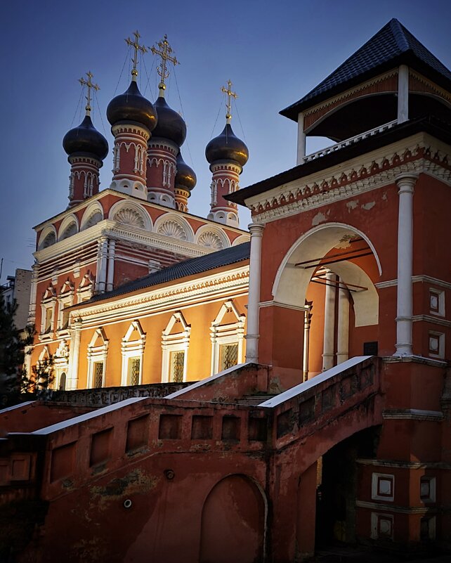 Москва. Высоко-Петровский монастырь. - Надежда Лаптева Москва. Высоко-Петровский монастырь. - Надежда Лаптева