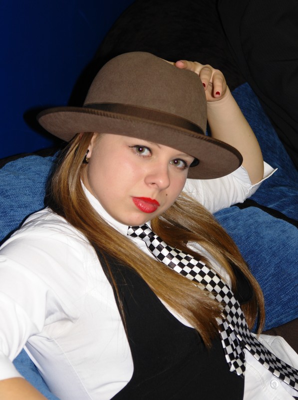 Девушка в шляпе - Ирина Рыкова