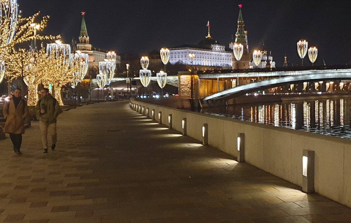 Москва вечерняя. Кремлёвская набережная - Лариса Масалкова