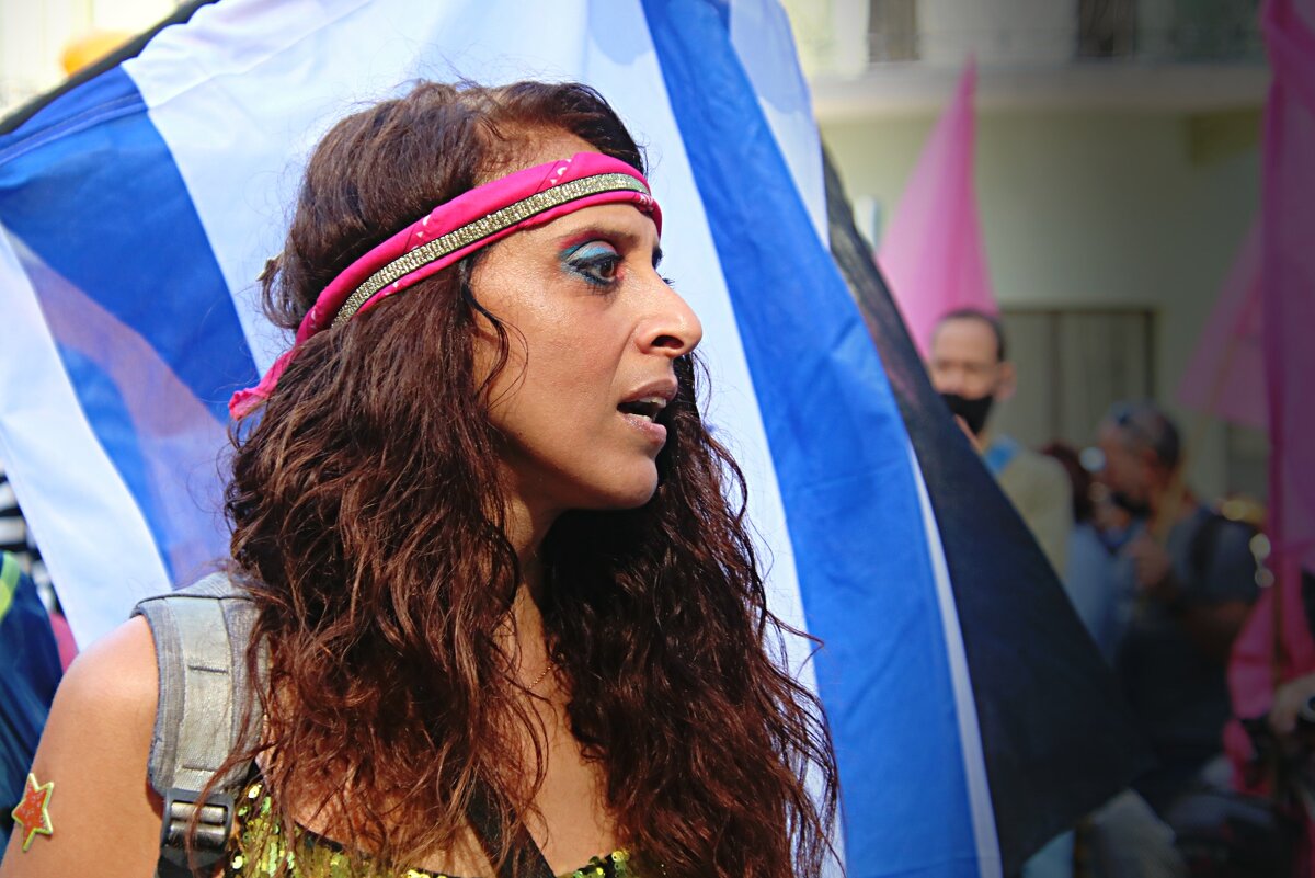 *** - Irina Radzinsky