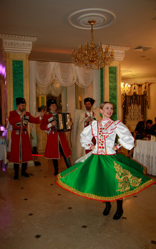 Казачие танцы. - Виктория Писаренко