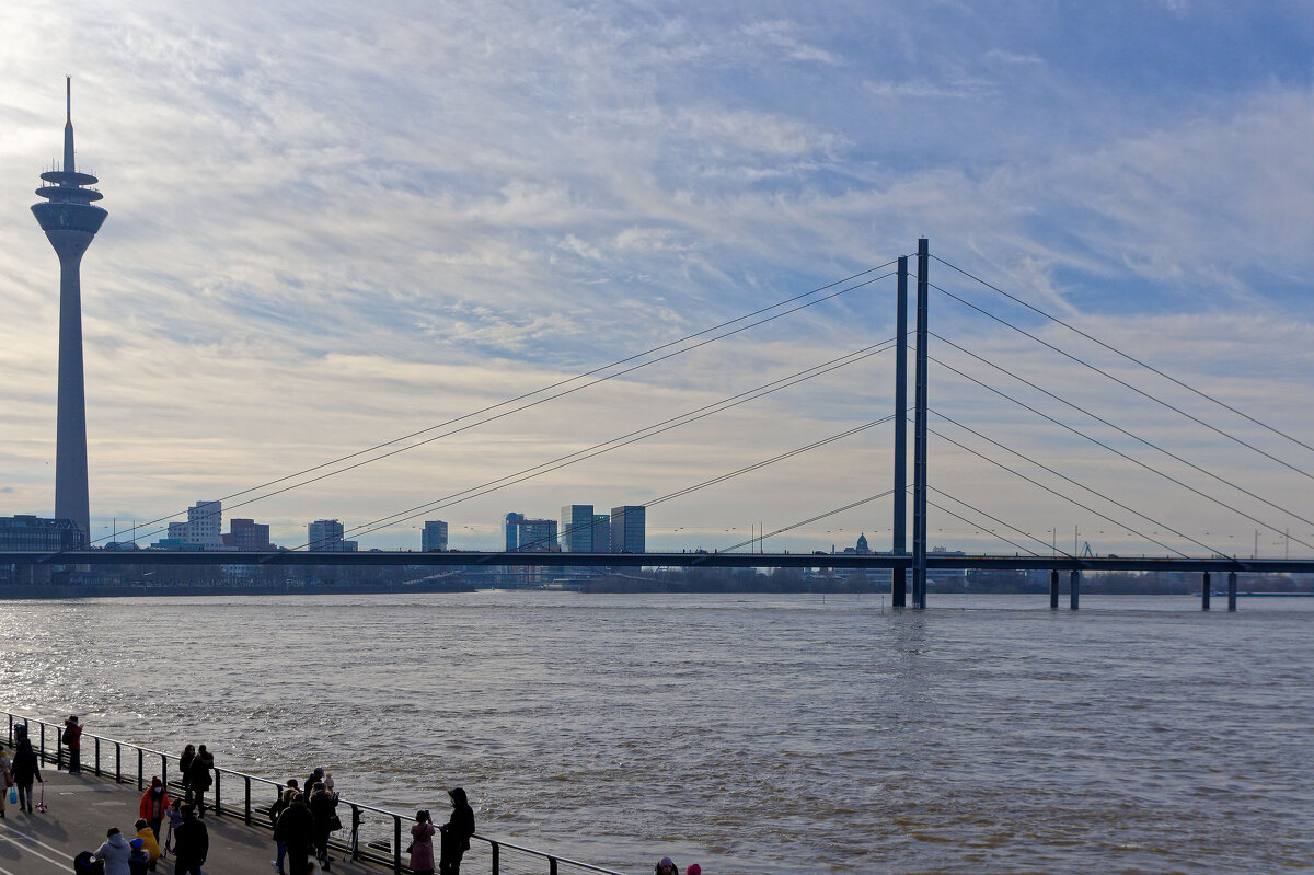 *** - Witalij Loewin