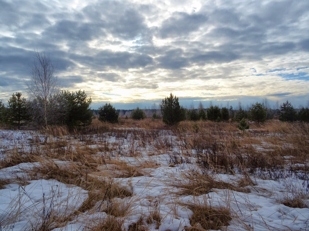 Над небесным огнём - Денис Бочкарёв