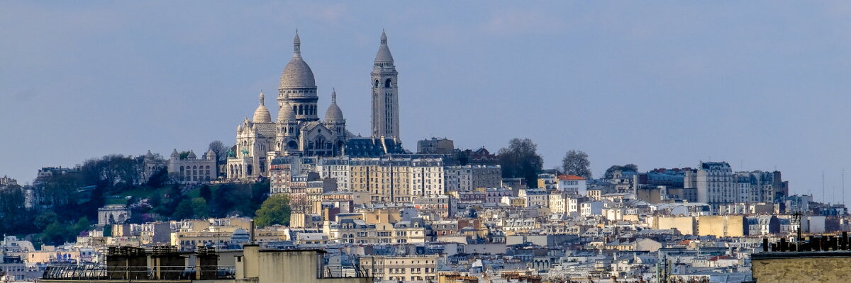 вид на Сакре Кёр (Sacre-Coeur) с расстояния - Георгий А