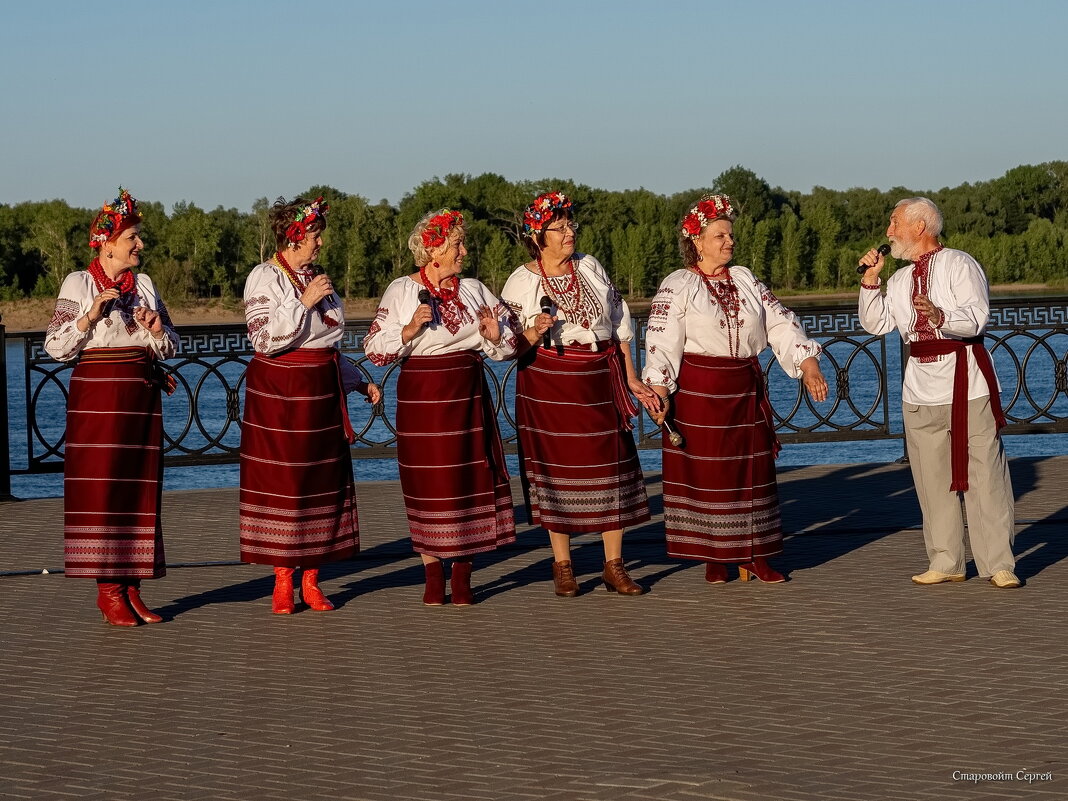 *** - Сергей Старовойт