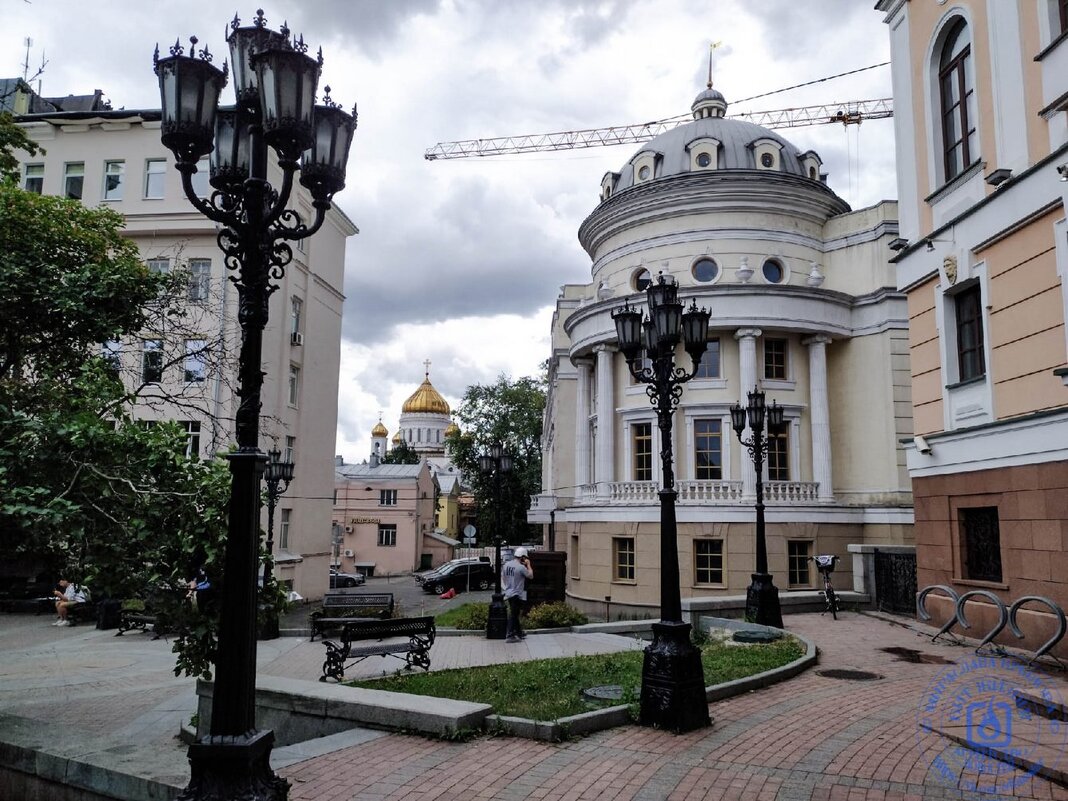 Сквер у галереи им. А.Шилова - Мираслава Крылова