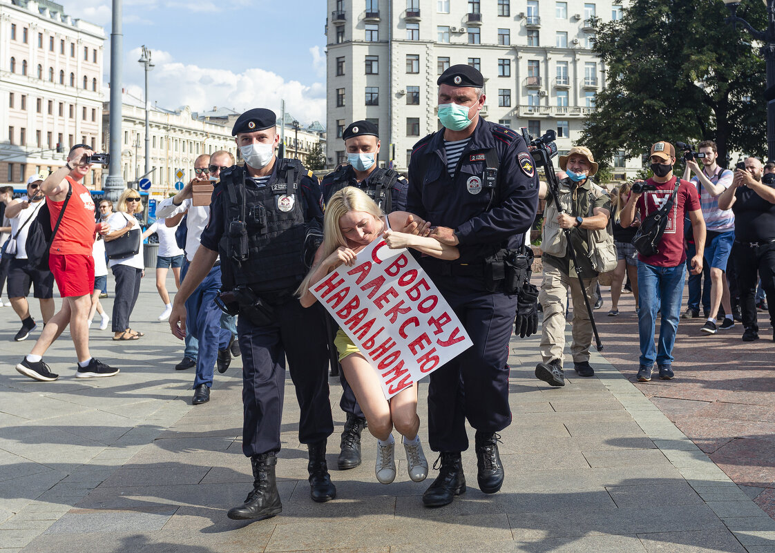 Арест на митинге КПРФ - Владимир Грязнов