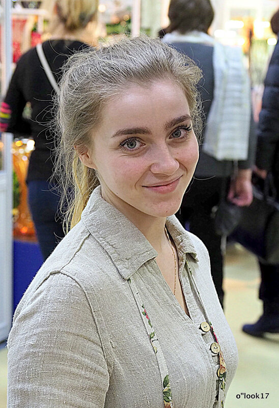 девичьи лики художница - Олег Лукьянов девичьи лики художница - Олег Лукьянов