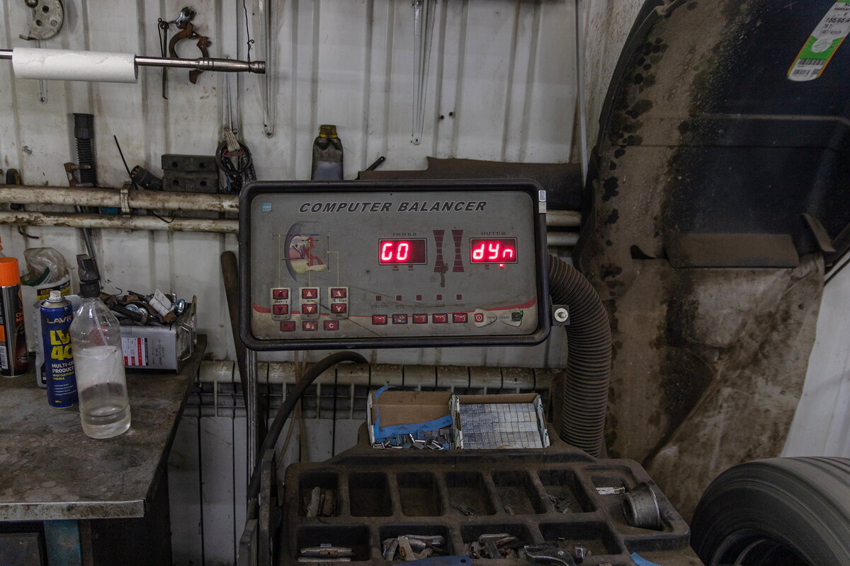 В шиномонтаже. - Анатолий. Chesnavik. В шиномонтаже. - Анатолий. Chesnavik.