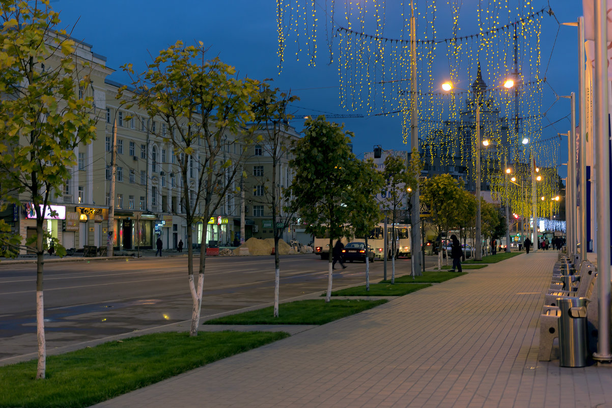 Городской пейзаж-сумерки - Юрий Стародубцев