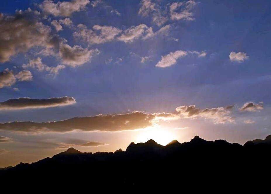 ДОЛИНА ОЙГАИНГА. - Виктор Осипчук ДОЛИНА ОЙГАИНГА. - Виктор Осипчук