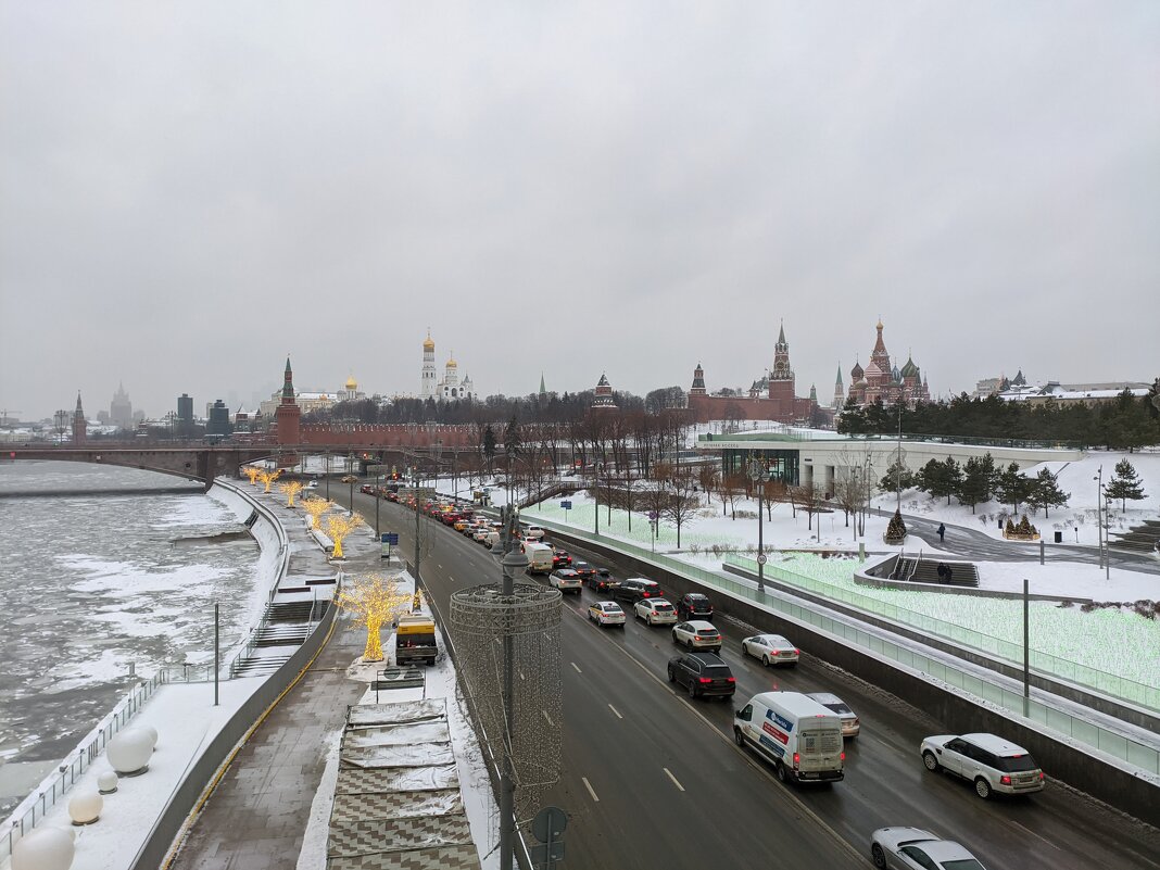 Вид на Московский Кремль. - Andrew 