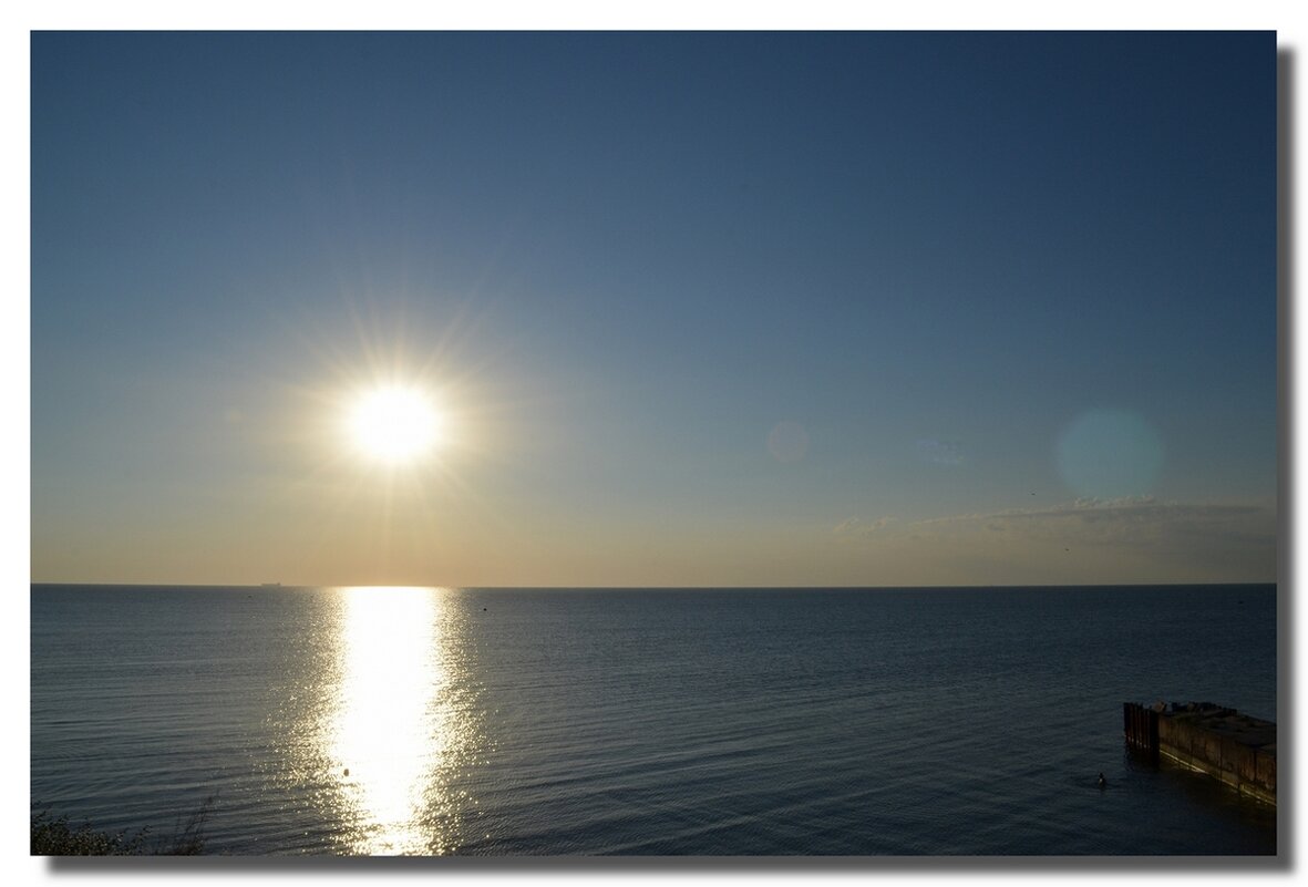 ЧЕРНОМОРСКИЕ РАССВЕТЫ - Анатолий Восточный ЧЕРНОМОРСКИЕ РАССВЕТЫ - Анатолий Восточный