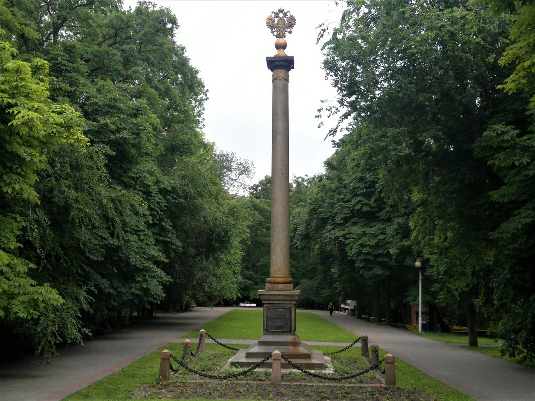 Ростов-на-Дону. Памятник "Александровская колонна". - Пётр Чернега Ростов-на-Дону. Памятник "Александровская колонна". - Пётр Чернега