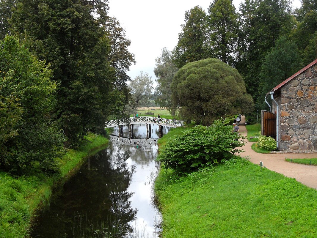 Мосток через прудок. - Любовь Зинченко Мосток через прудок. - Любовь Зинченко