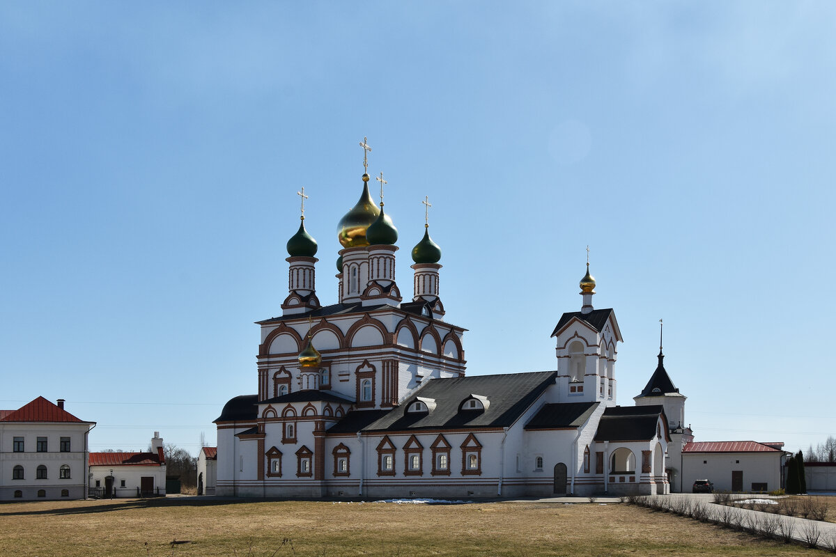 Ярославская область. Ростов Великий. Троице-Сергиев Варницкий монастырь. - Наташа *****