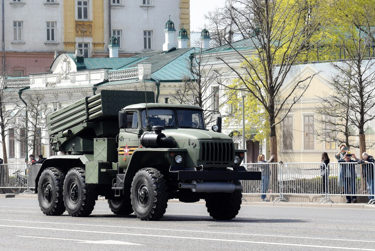 Наследники легендарной "Катюши" «Торнадо-Г» - российская модернизированная реактивная сист - Татьяна Помогалова Наследники легендарной "Катюши" «Торнадо-Г» - российская модернизированная реактивная сист - Татьяна Помогалова