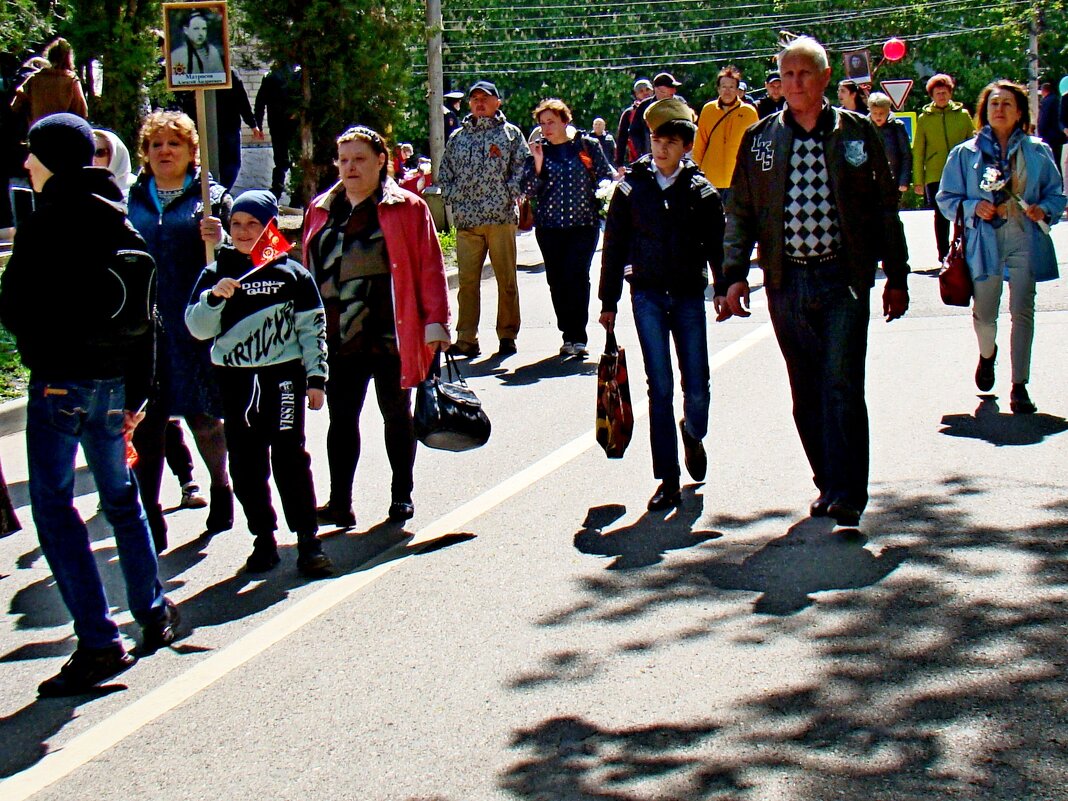 Шествие к Вечному огню.. - Евгений Шествие к Вечному огню.. - Евгений