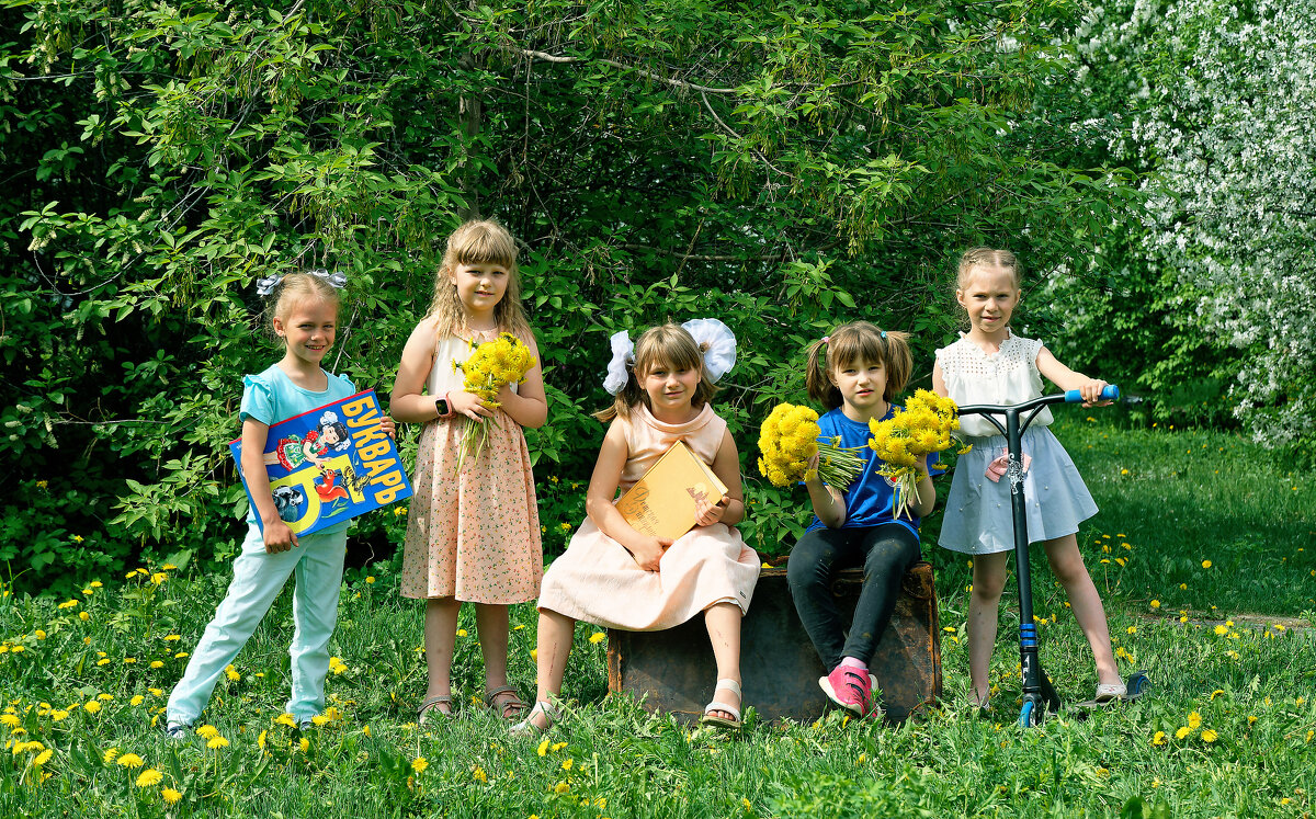Наши девчонки - Дмитрий Конев