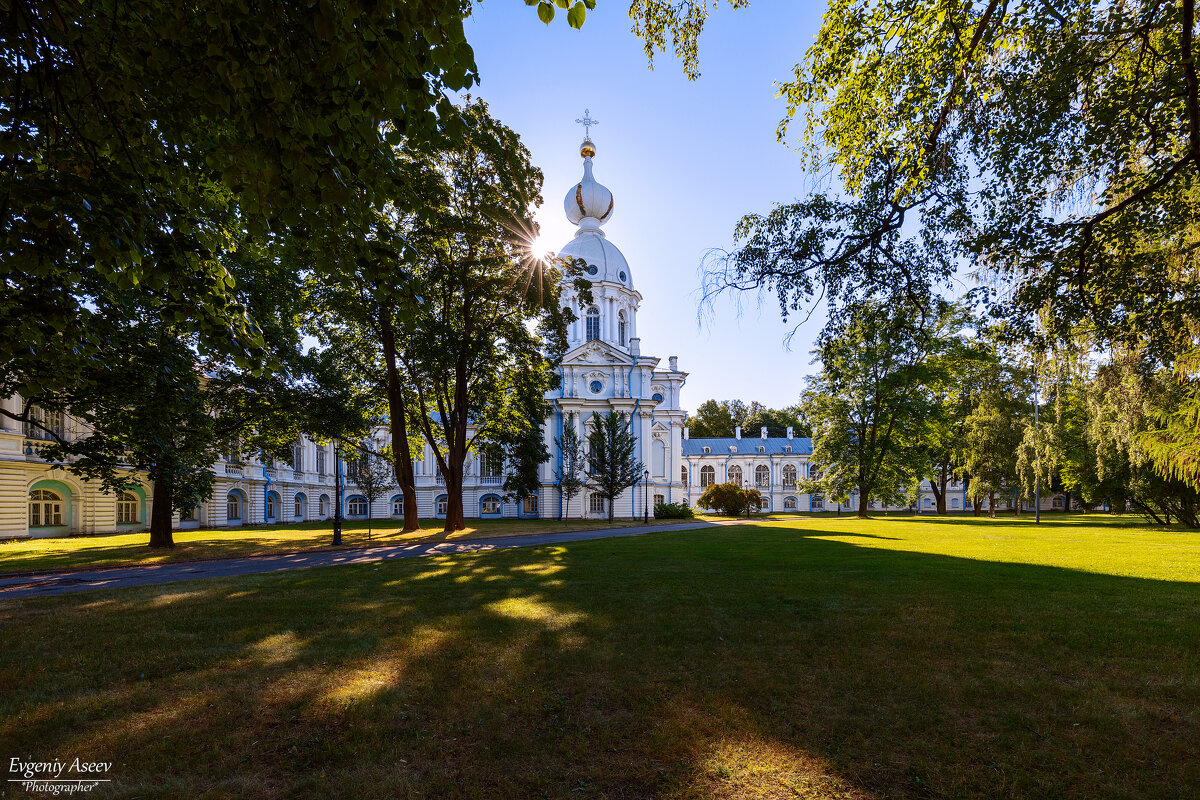 Летним утром в Смольном монастыре - Евгений Летним утром в Смольном монастыре - Евгений