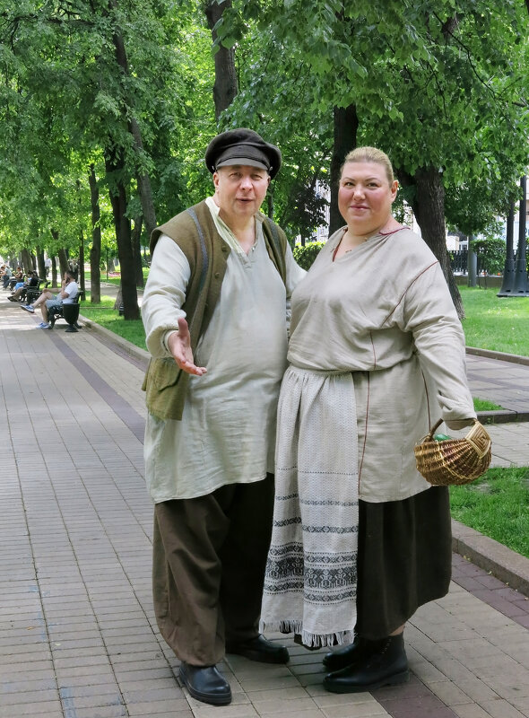 Ну ты правильно сделал фотограф что подошёл и оценил нас хороших людей.. Хорошего человека должно бы - pavel.labonskiy 