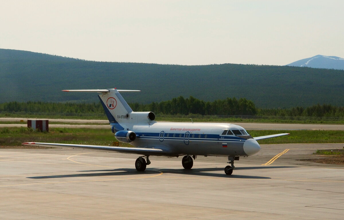 Легенда советской авиации. Як-40 - Сергей Криволапов