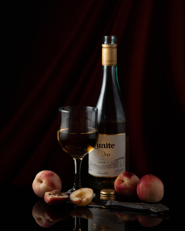 С нектарином - Алексей Мезенцев