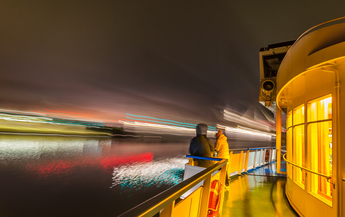 По Неве - Олег Загорулько