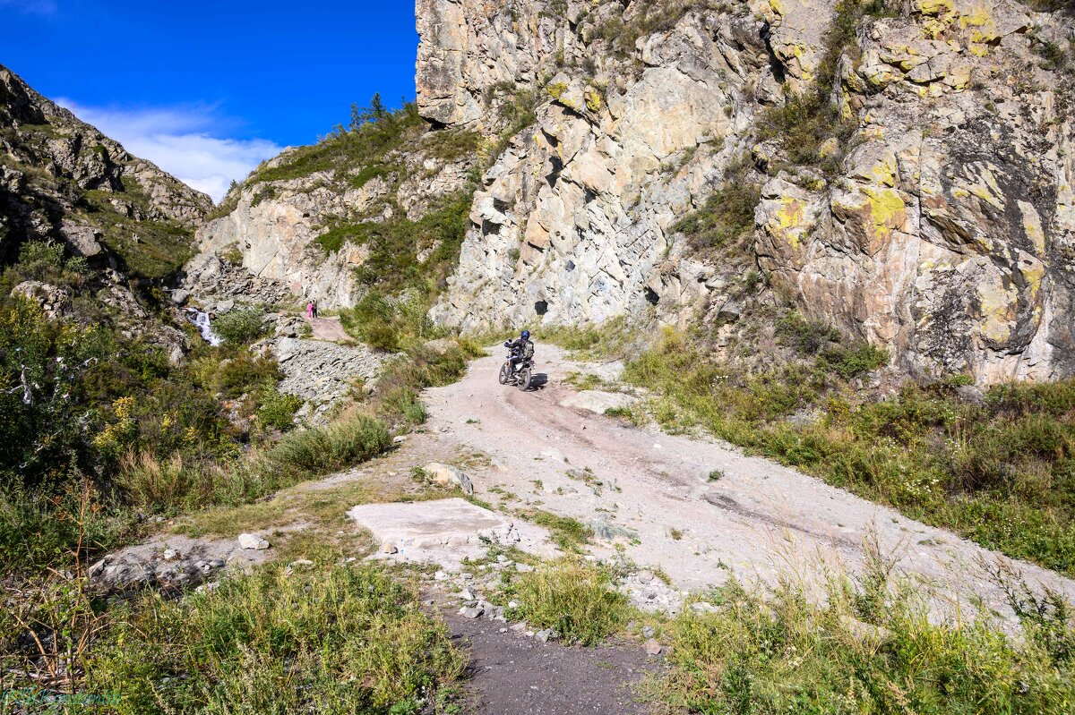 Горными дорогами - Константин Шабалин