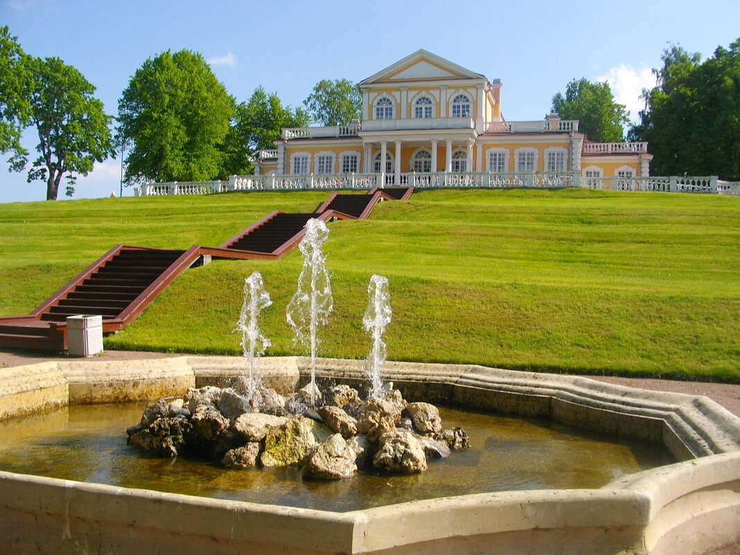 Фонтан у Путевого дворца. - Лия ☼ Фонтан у Путевого дворца. - Лия ☼