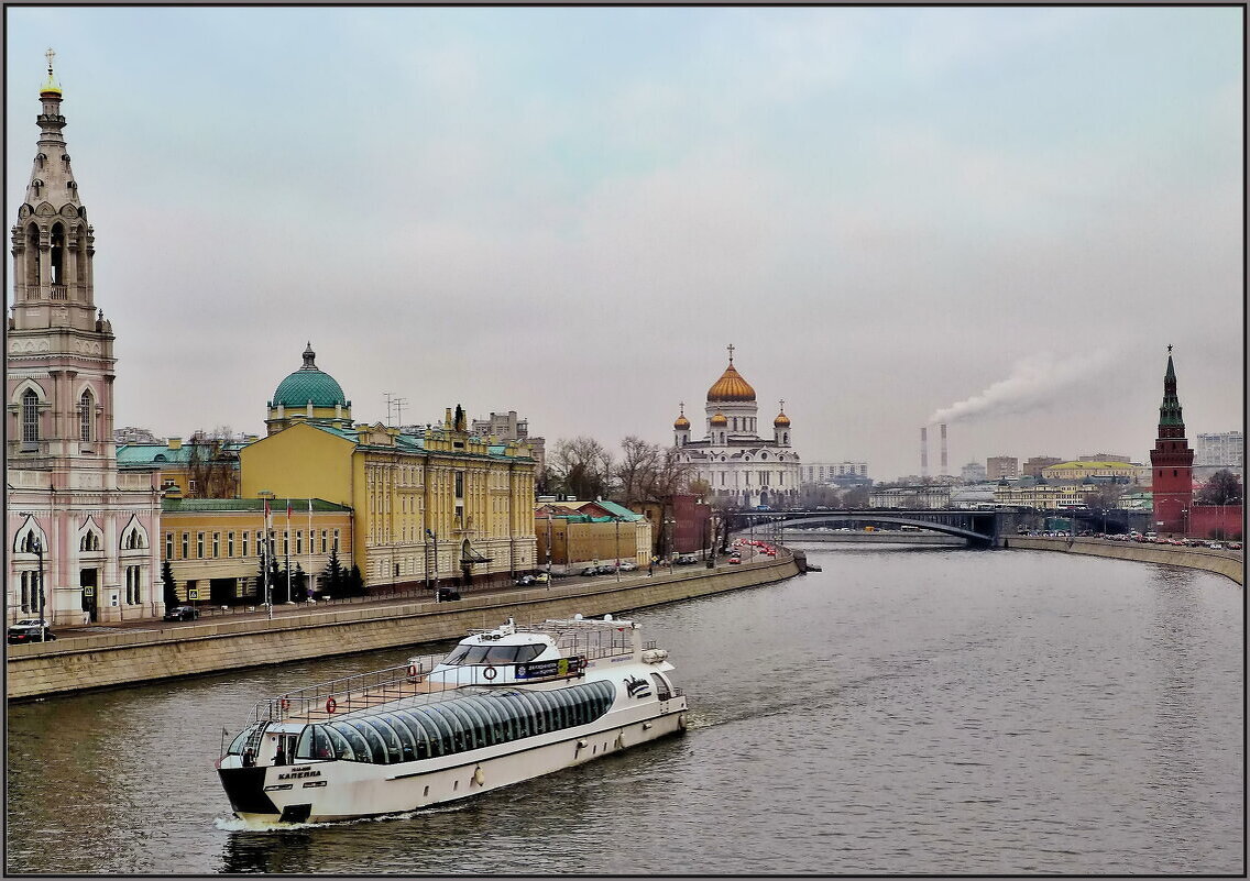 вдоль Софийской набережной - Вера 