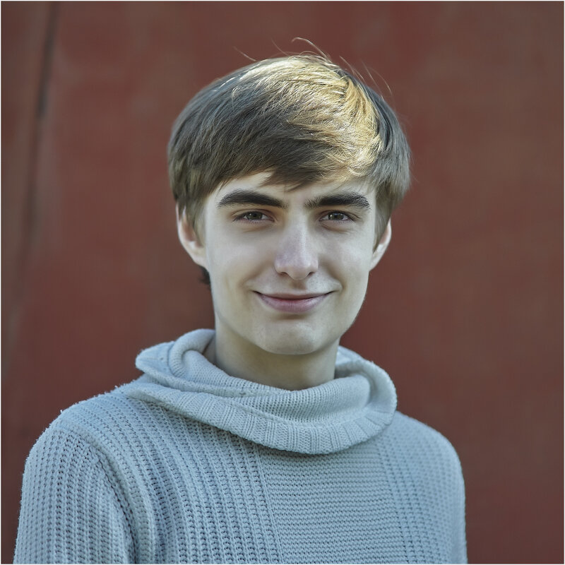 * - Александр Лисовский