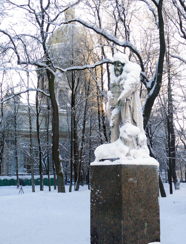 Геракл мёрзнет, но обязательно дождётся тёплых весенних солнечных лучей! - Стальбаум Юрий 