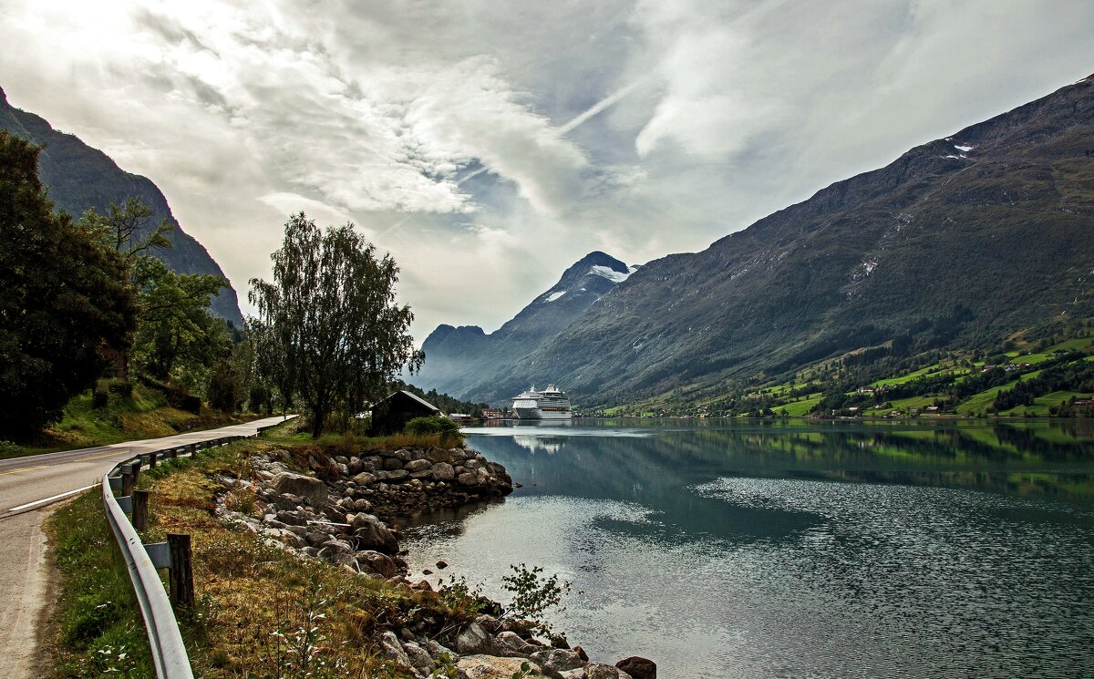 каждый фьорд обязательно где-то заканчивается...- Innvikfjord - Valentin Orlov