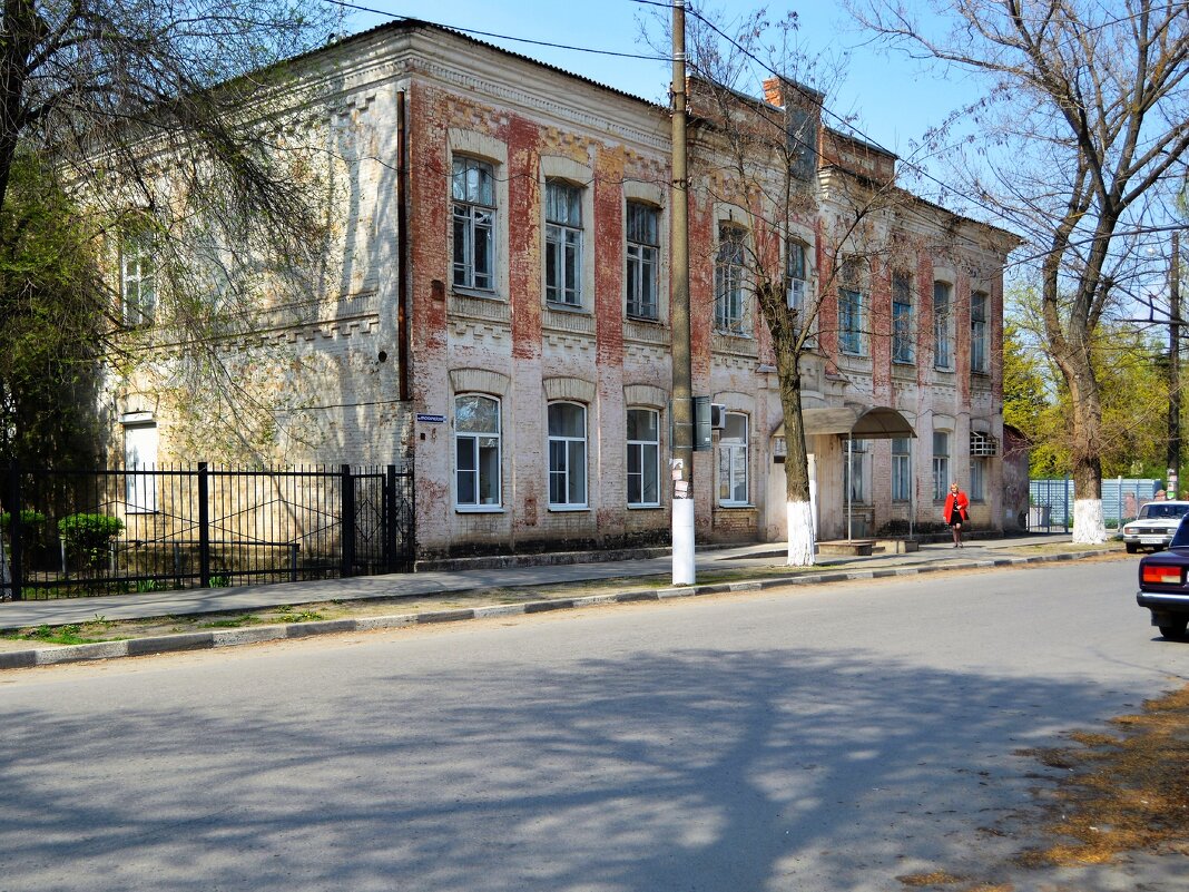 Азов. Здание ремесленно-технического училища. - Пётр Чернега Азов. Здание ремесленно-технического училища. - Пётр Чернега