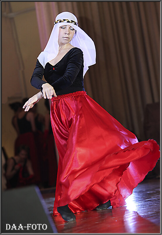 Танец. - Александр Дмитриев