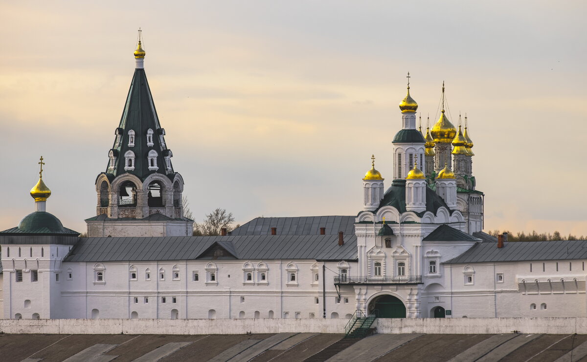 путешествие по рекам волга,кама, вятка,белая.макарьевский монастырь. - юрий макаров